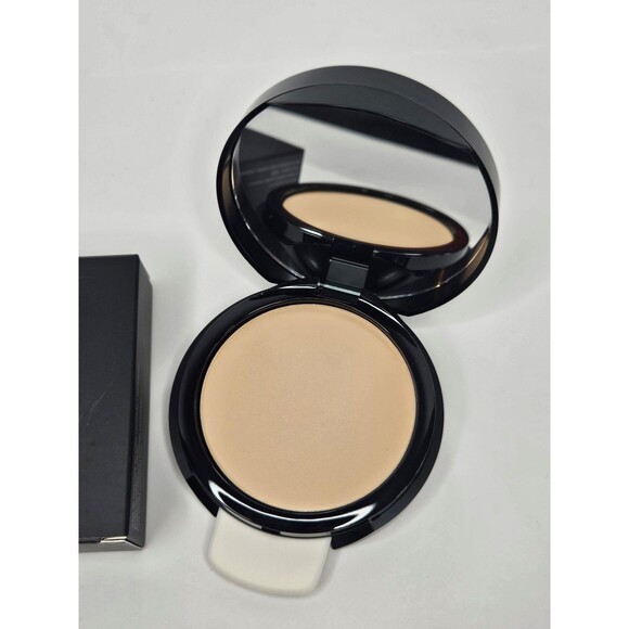 Younique Touch Complexion+ Pressed Powder Foundation Lace .21oz New in Box - Picture 2 of 7